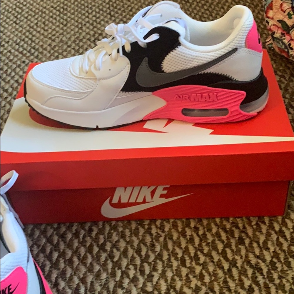 Women’s Nike air max sneakers